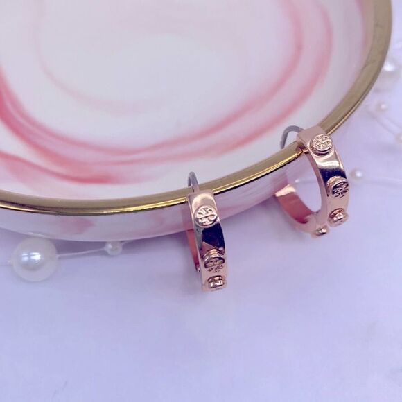 NWOT  Tory Burch Rose Gold Small Raised Logo Hoop Earrings - Picture 2 of 6